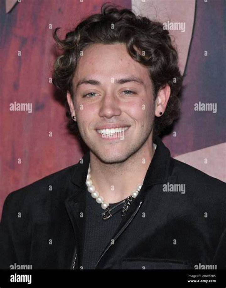 Ethan Cutkosky's pet Bear