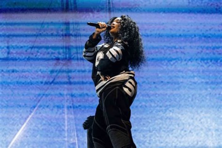 SZA's pet Piglet